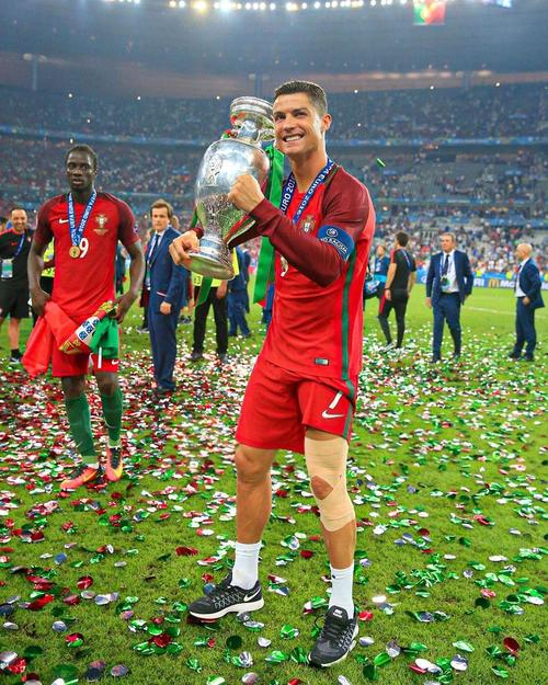 罗马诺：若谢什科愿意加盟，曼联将会为莱比锡提供报价