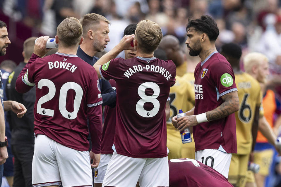 马加特：足球不能光靠数据和高科技；如果有机会想再爬泰山