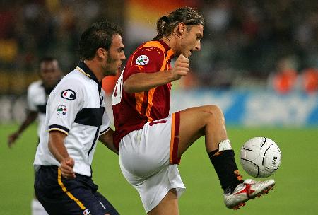 欧冠冠军、世界冠军&前枪手球探：本周寿星“野兽”卡伦布（本周寿星“野兽”卡伦布：欧冠与世界杯双冠得主，前阿森纳球探）