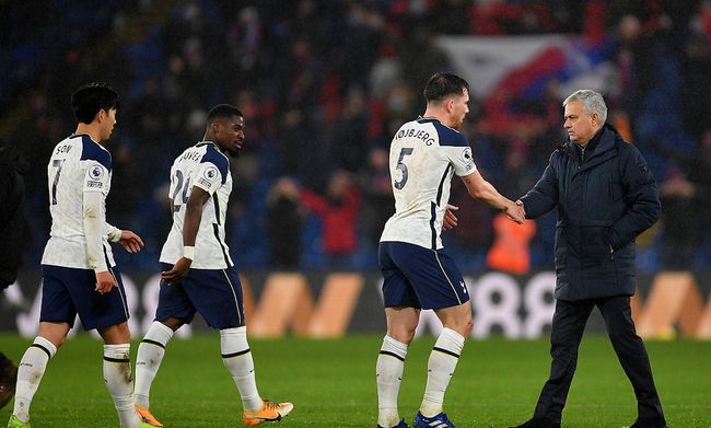 NBA新秀观察：状元秀首战亮眼,